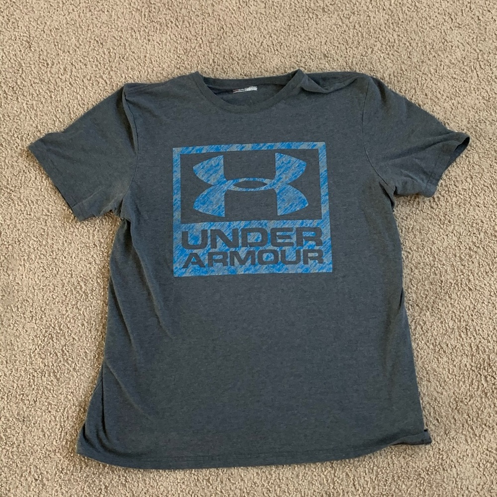 Men’s Large Under Amour Tee